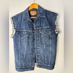 Levi’s vintage 80s denim vest lined for winter 
cut sleeves and raw hem
 Visible